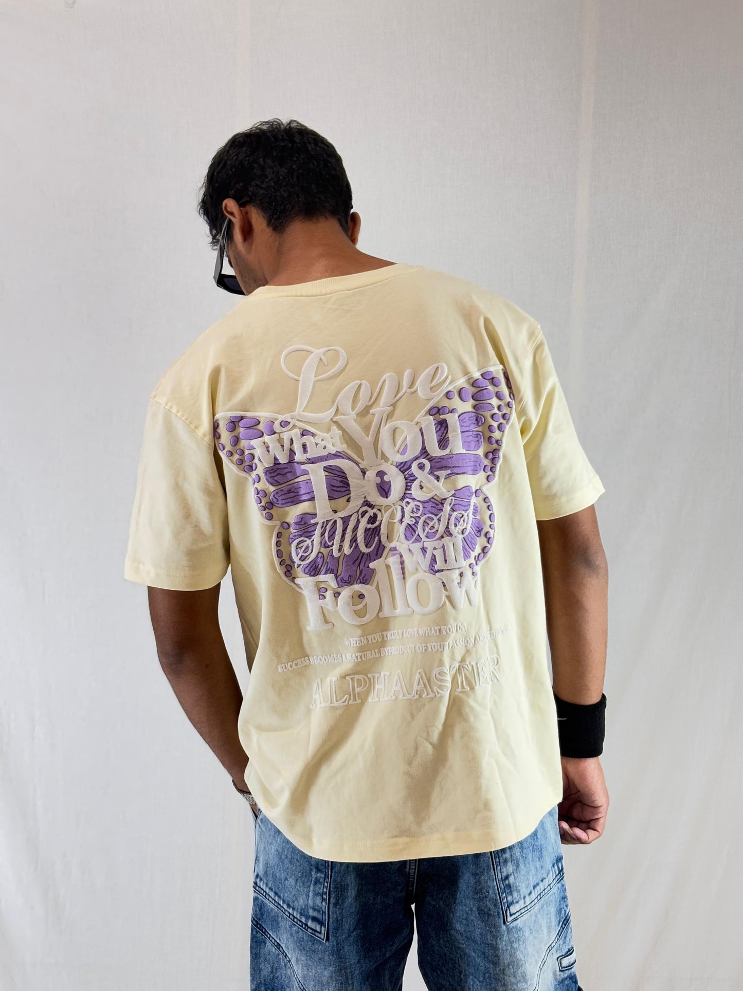 Cream Love & Success Graphic T-shirt